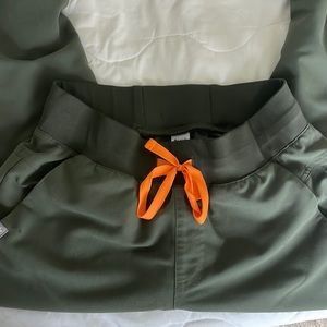 Moss Kauro Cargo Scrub Pants